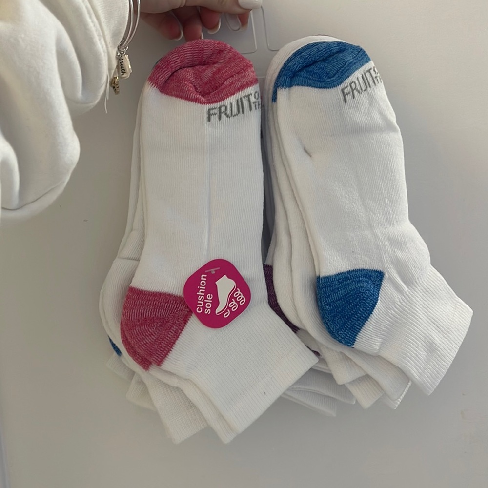 Never worn fruit of the loom ankle socks